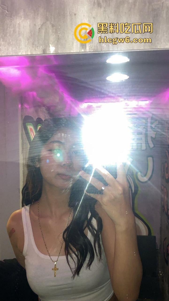 酒吧艳遇越南美人『Nana』妩媚动人回酒店,卸妆后略有落差却靠娇喘微哼扳回一城,这异域风情让人难忘!-1