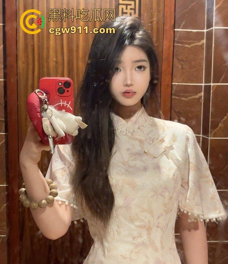 重庆高颜值反差御姐约炮视频泄露,女上骑乘肥臀摇曳,御姐曲线在性爱中绽放极致骚浪,每一瞬都刺激血脉!-1