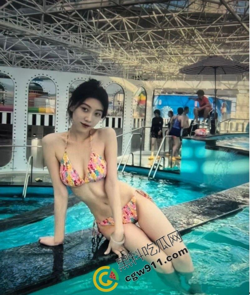 景德镇女神【刘晓丽】约炮激情流出!黑色情趣套装暴露完美身材,乳波臀浪妖娆至极!-3