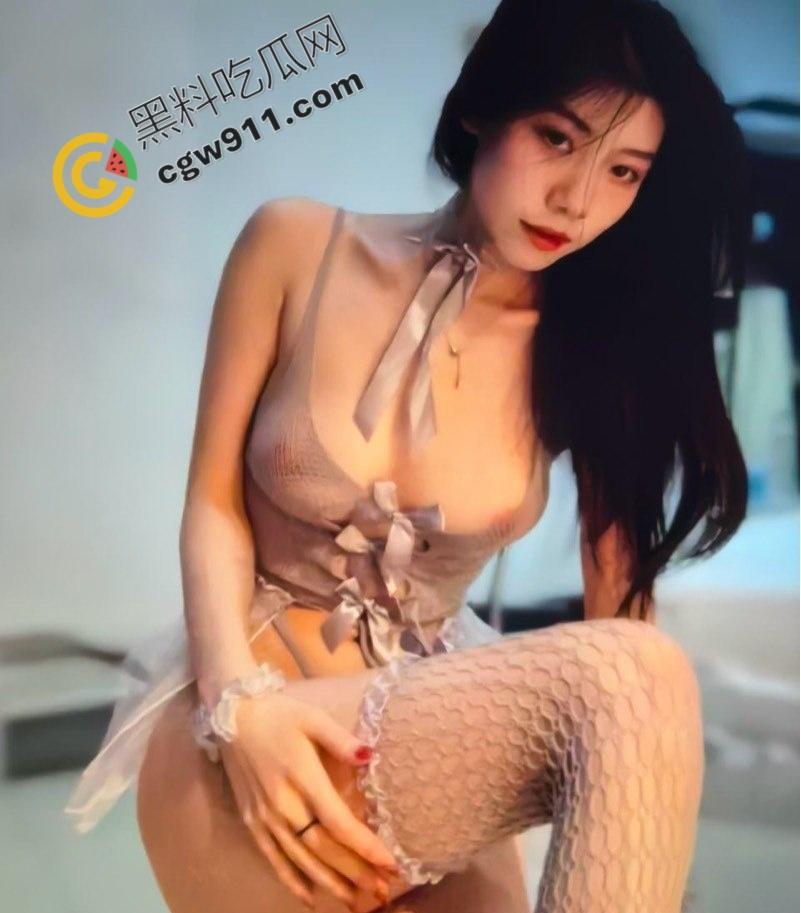 景德镇女神【刘晓丽】约炮激情流出!黑色情趣套装暴露完美身材,乳波臀浪妖娆至极!-7
