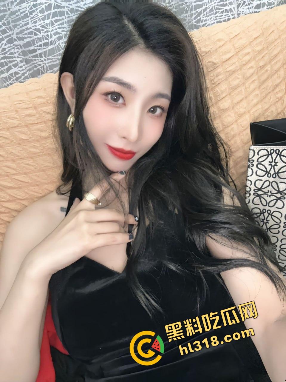 武汉顶奢SM会所曝光变态癖,绳结卡逼眼磨到直流水,吊着来回蹭得腿抖颤,贫穷限制了想象!-3