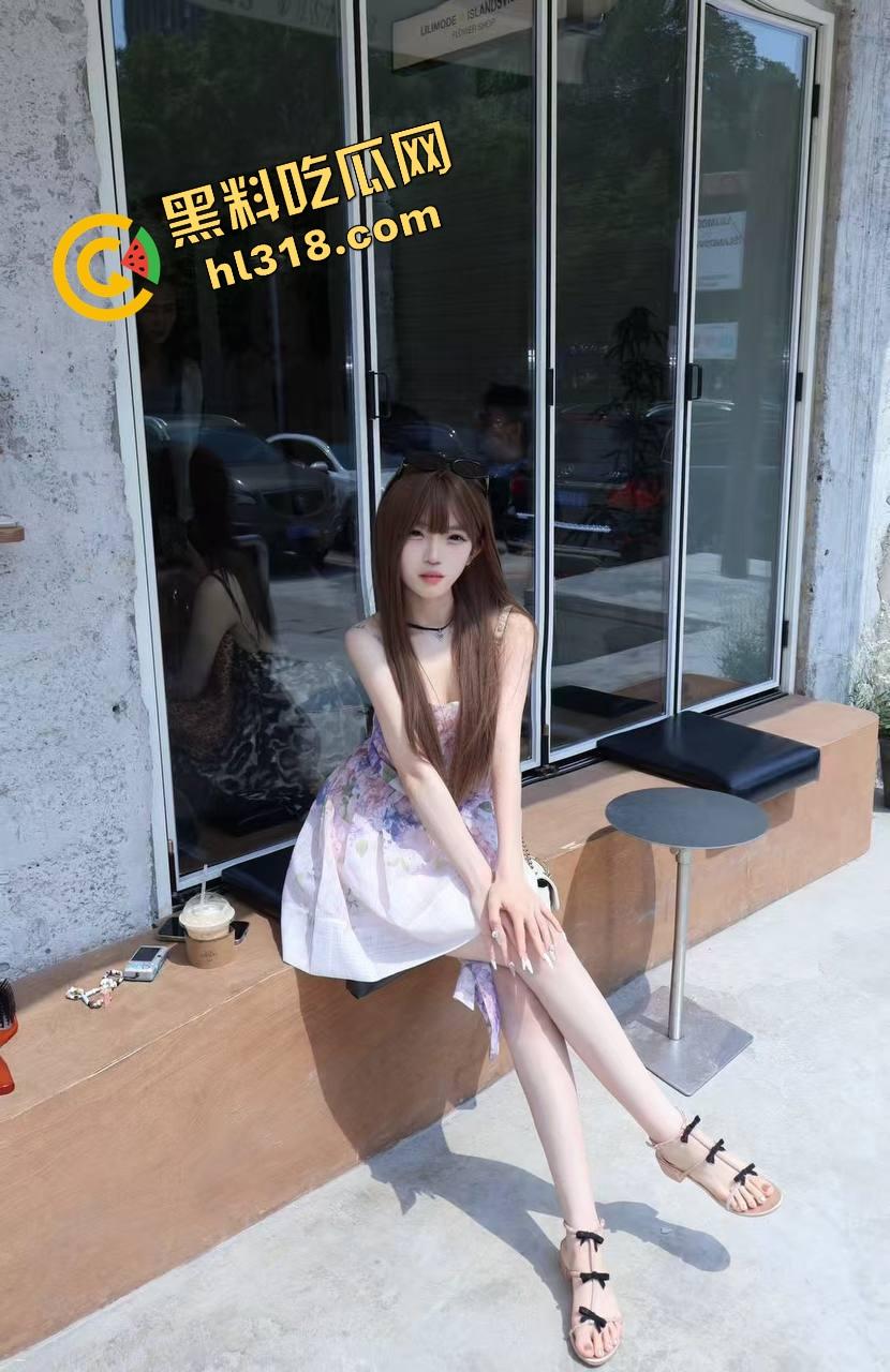 武汉顶奢SM会所曝光变态癖,绳结卡逼眼磨到直流水,吊着来回蹭得腿抖颤,贫穷限制了想象!-6