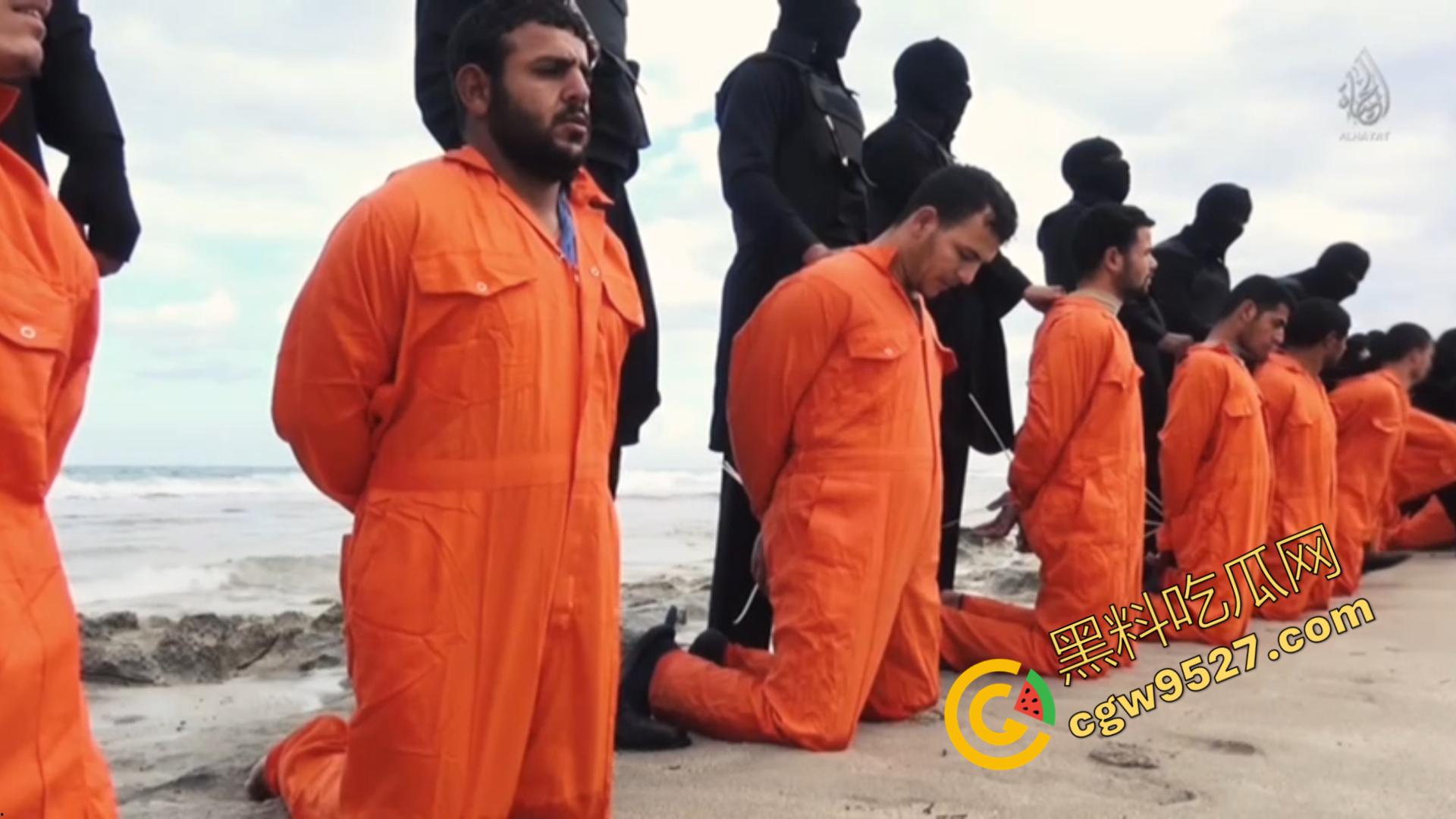 血染海滩!印度刽子手的恐怖行刑现场,犯人被无情割头,现场血流成河,恐怖至极,胆小者勿入!-6