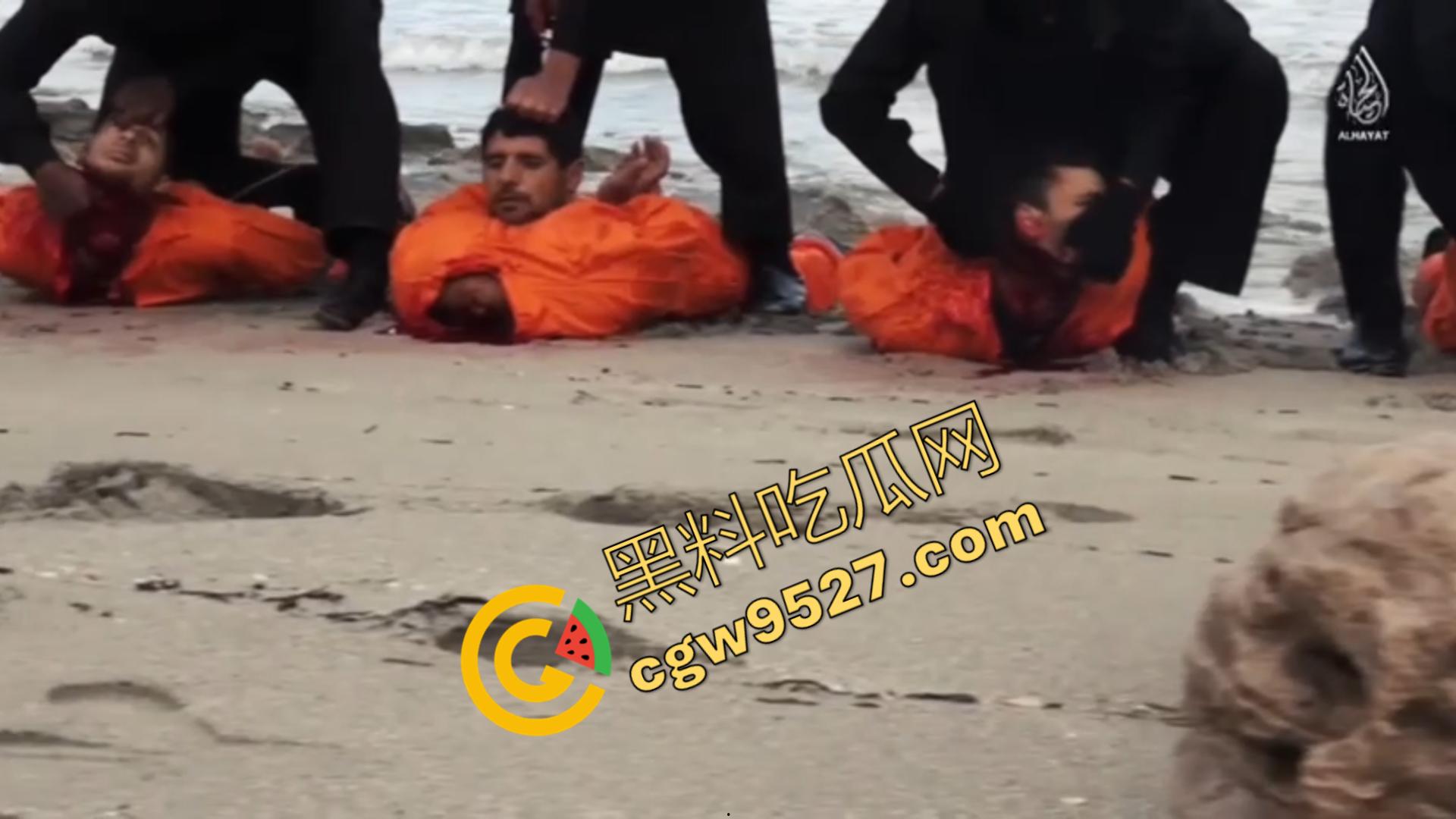 血染海滩!印度刽子手的恐怖行刑现场,犯人被无情割头,现场血流成河,恐怖至极,胆小者勿入!-9