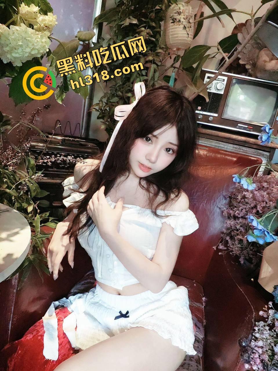 台湾巨乳网黄『Aka』被巴西小钢炮爆操,小屌配大奶花活玩到极致,兵器虽短耐操才是真王道!-4