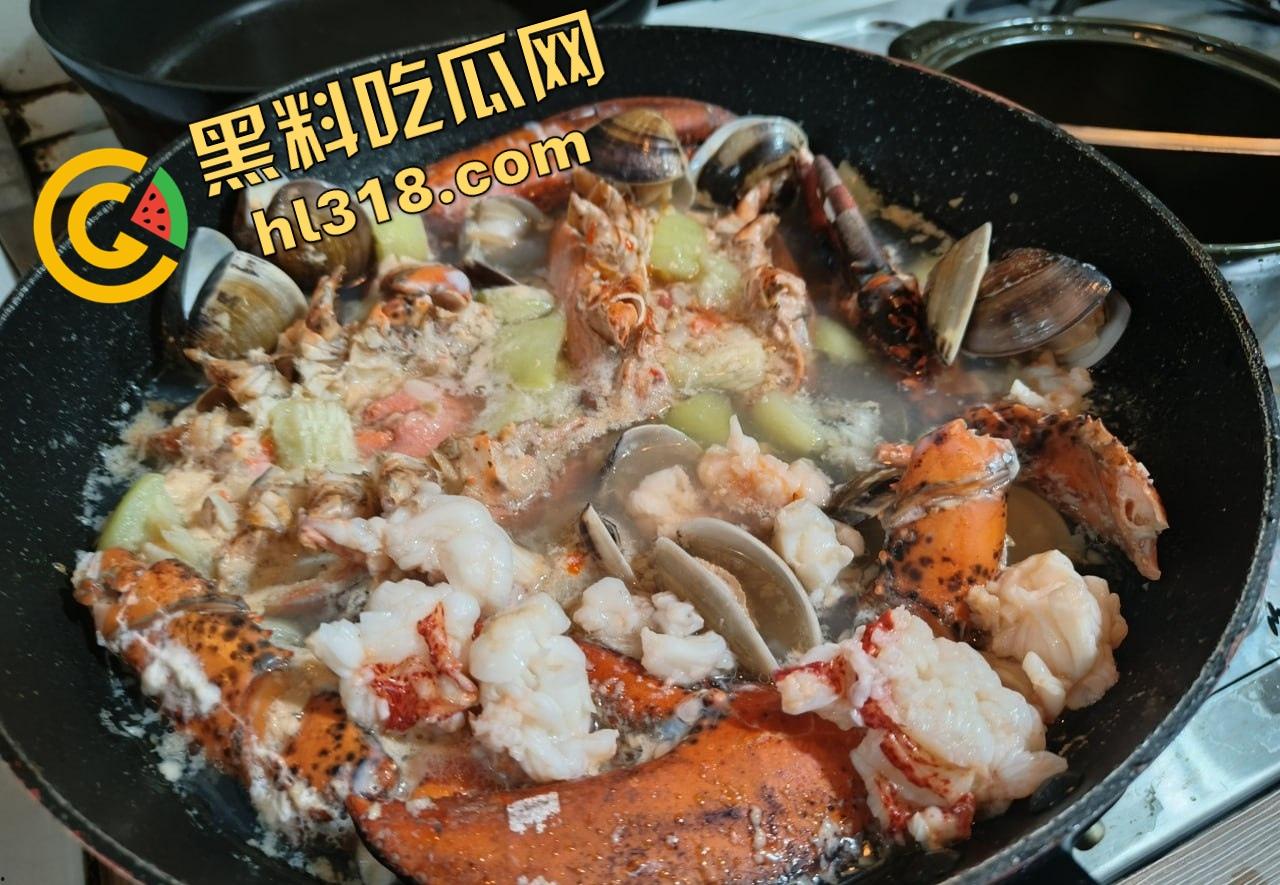 台湾巨乳网黄『Aka』被巴西小钢炮爆操,小屌配大奶花活玩到极致,兵器虽短耐操才是真王道!-8