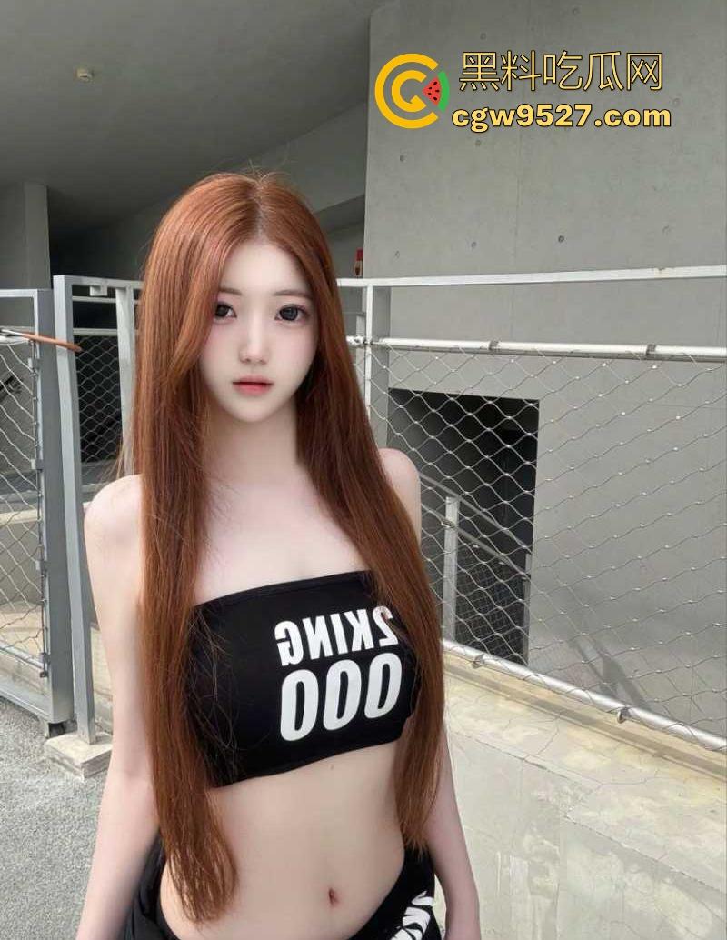 上海工商学院【刘亚雯】被金主爆操视频流出!情趣女仆装开档丝袜,后入狂野花式做爱,反差的极致魅惑!-4