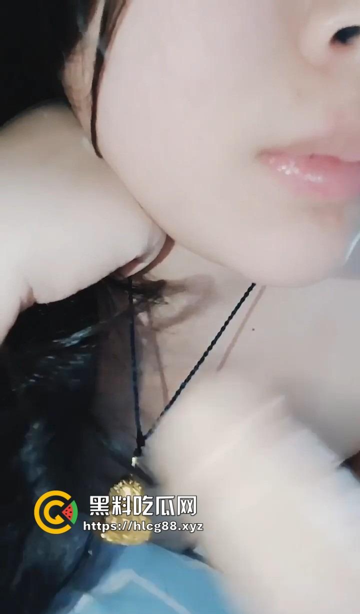 江苏无锡大奶骚妹『热欲』抖音连麦开撸，礼物一刷小粉逼随便看，急找长期鸡巴包养！-12