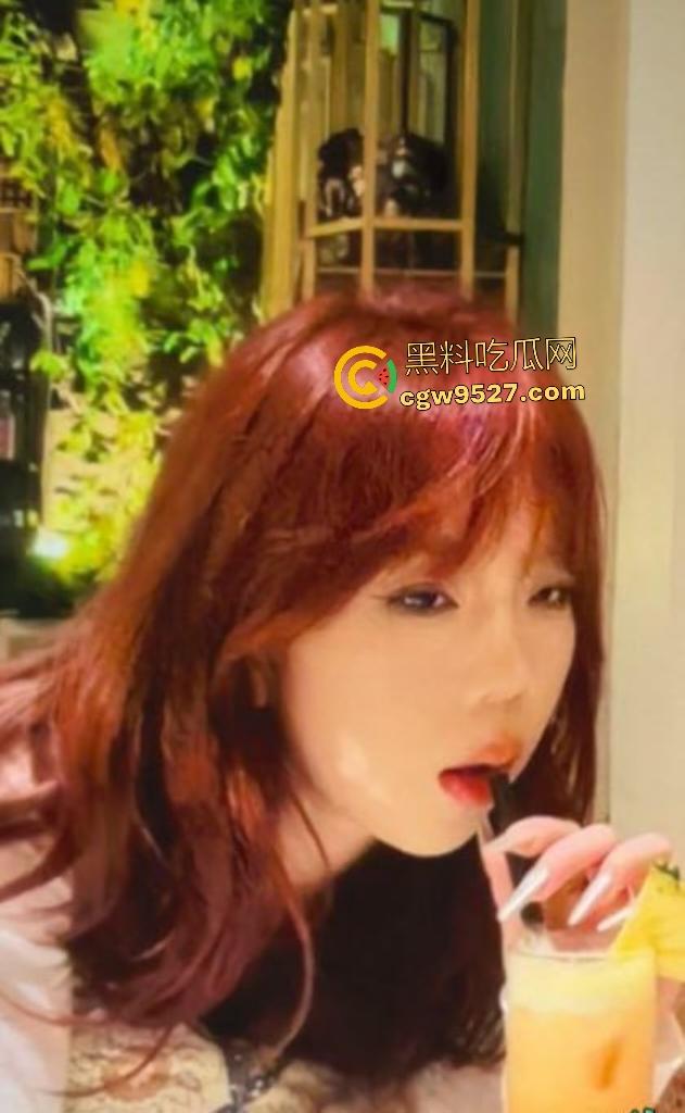 深圳骚逼【赵顾琳】牙齿痒口交，欲求不满勾引硬核男友，花样口交一线天，白虎馒头逼被搞得淫水狂泄！-2