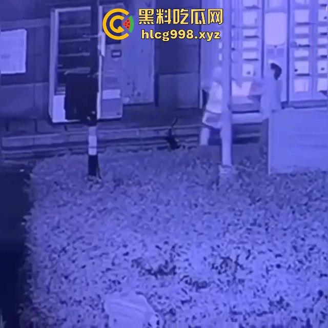 杭州惊现强吻狂魔！夜晚女生嘴唇被咬破，路人看了都以为是情侣打情骂俏，结果真是猥亵！-5