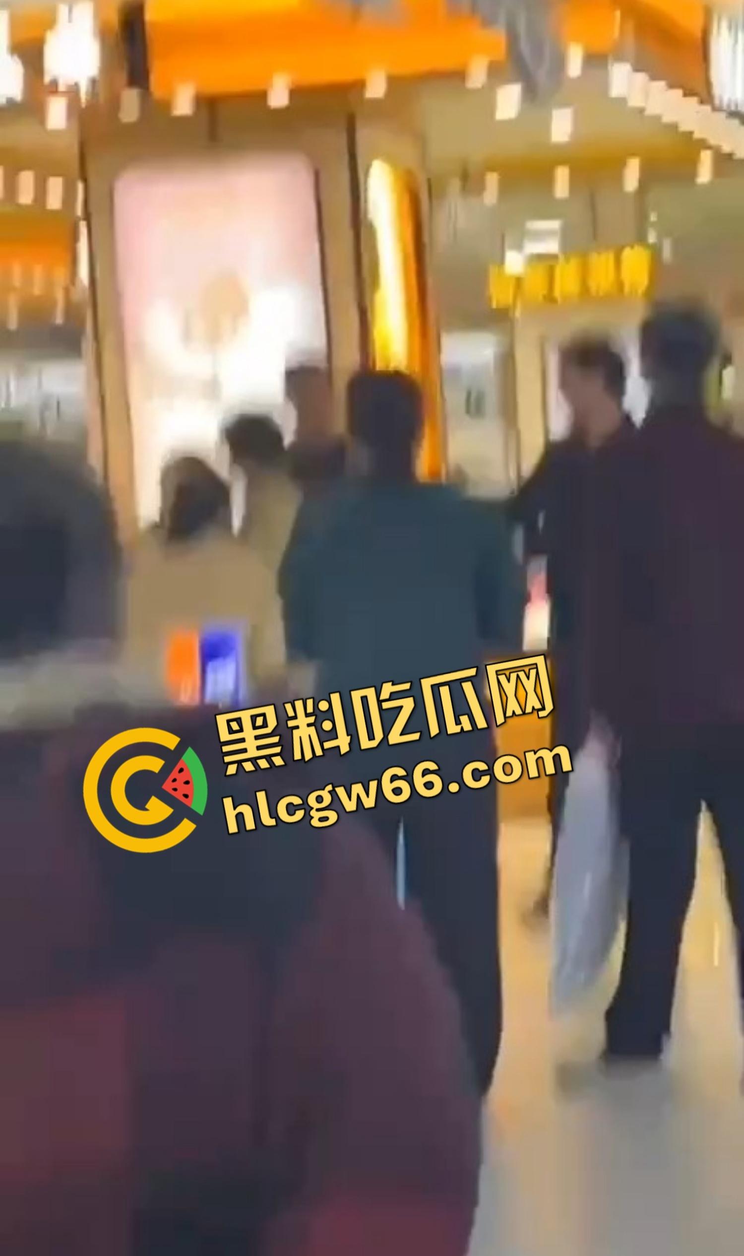 郑口信誉楼金逼事件刷屏，老凤祥主任当小三，一炮一万？原配GPS监听全程，宾馆淫声浪语全曝光！-9