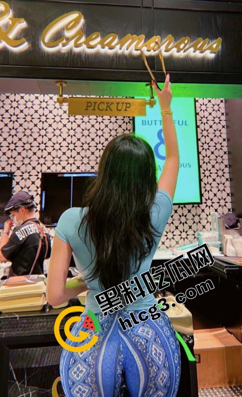 快手微博女神『芷仪宝』大哥私拍视频外泄！1对1露点抠逼喷射自慰视频意外流出，欧洲翘臀让哈登都甘拜下风！-4