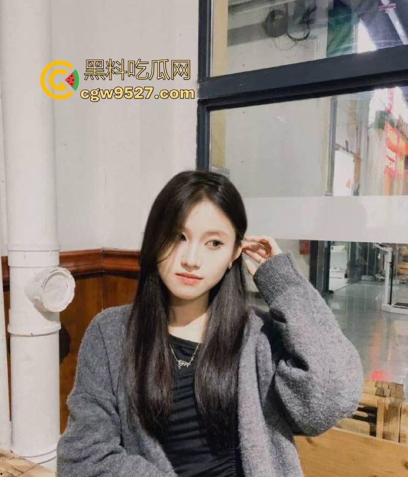 极品反差大学生【王艳丽】私生活大曝光,高颜值极品学妹沦为胯下母狗,带肛塞被后入猛干,尺度大到炸裂!-2