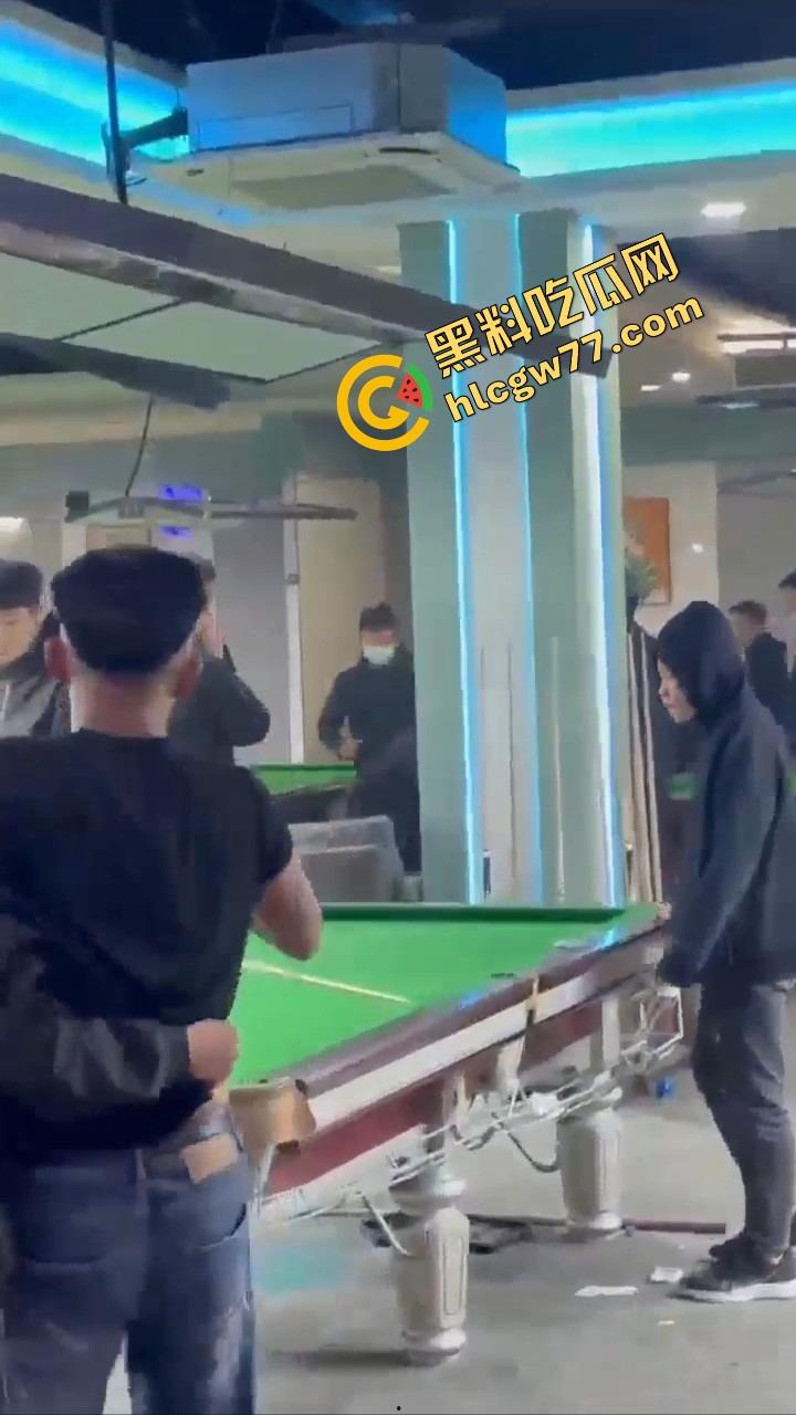 你别惹精神小伙,裤腰带一勒,砍山刀一抽,上来就给你一刀!你以为他是人?他是行走的社会炸弹!-6