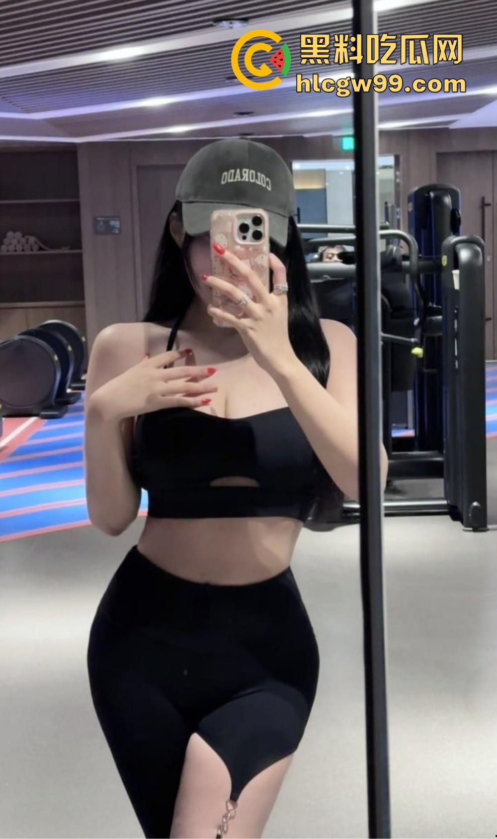 杭州名媛【莎莎】曝光，细腰丰乳肥臀奶子又白又大，富哥专用精盆，联动闺蜜被金主调教啪啪！-11