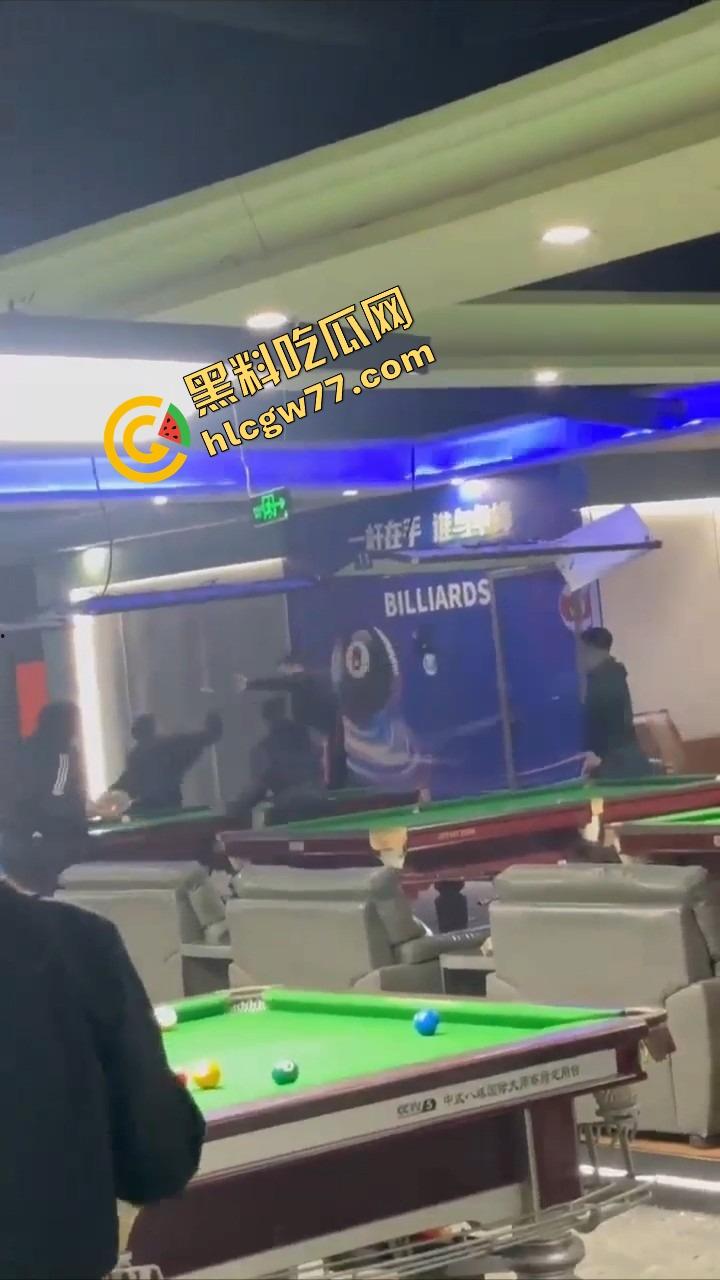 你别惹精神小伙,裤腰带一勒,砍山刀一抽,上来就给你一刀!你以为他是人?他是行走的社会炸弹!-10