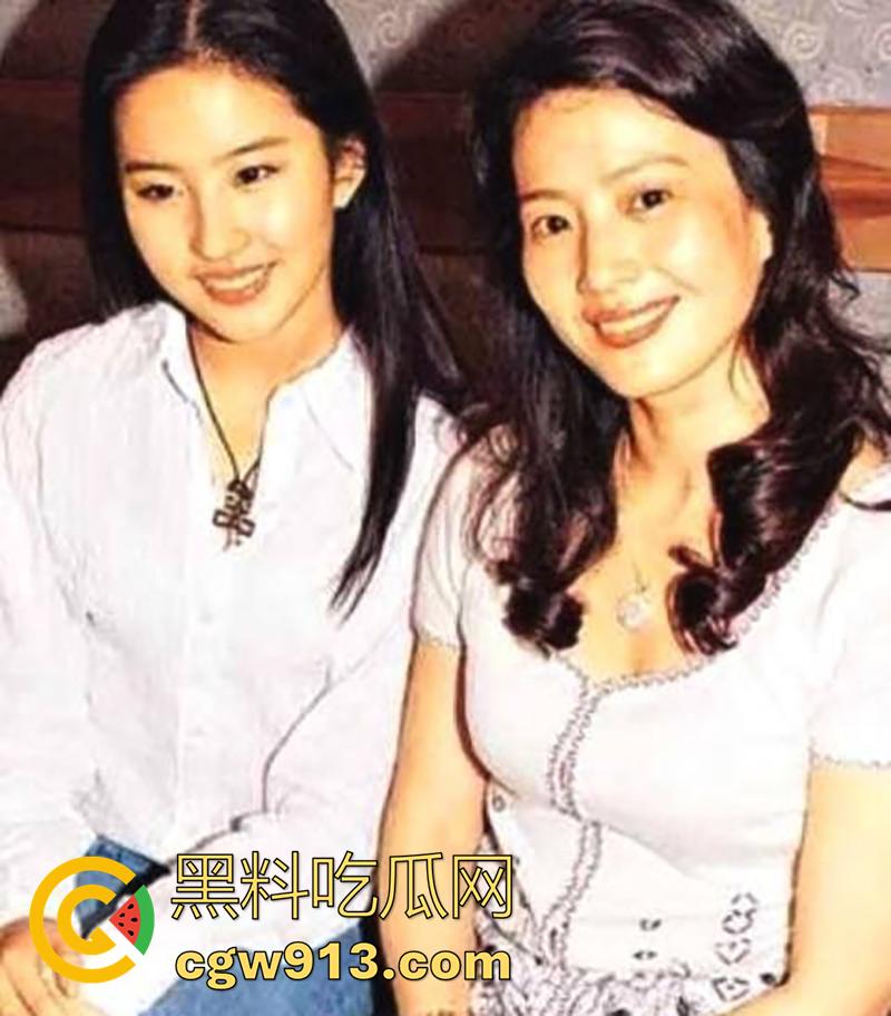 妈妈男人就是我的男人,【刘亦菲】再约干爹陈金飞,曾为出道母女共侍金主,原来有钱真的可以为所欲为!-9