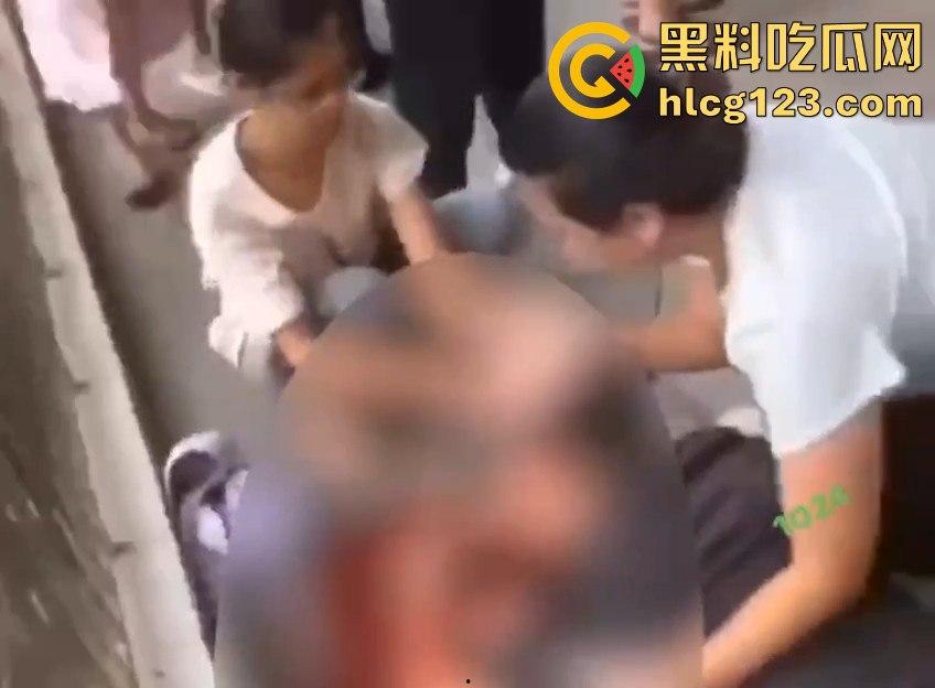 家长进校门与保安爆发冲突,叉杆怒砸头!深圳学校保安情绪失控惹大祸!-11