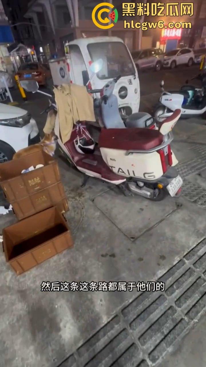 四川街覇店老板恶意往电瓶车上泼油被硬核美女车主拍视频曝光 引无数网友差评攻击关门大吉-5