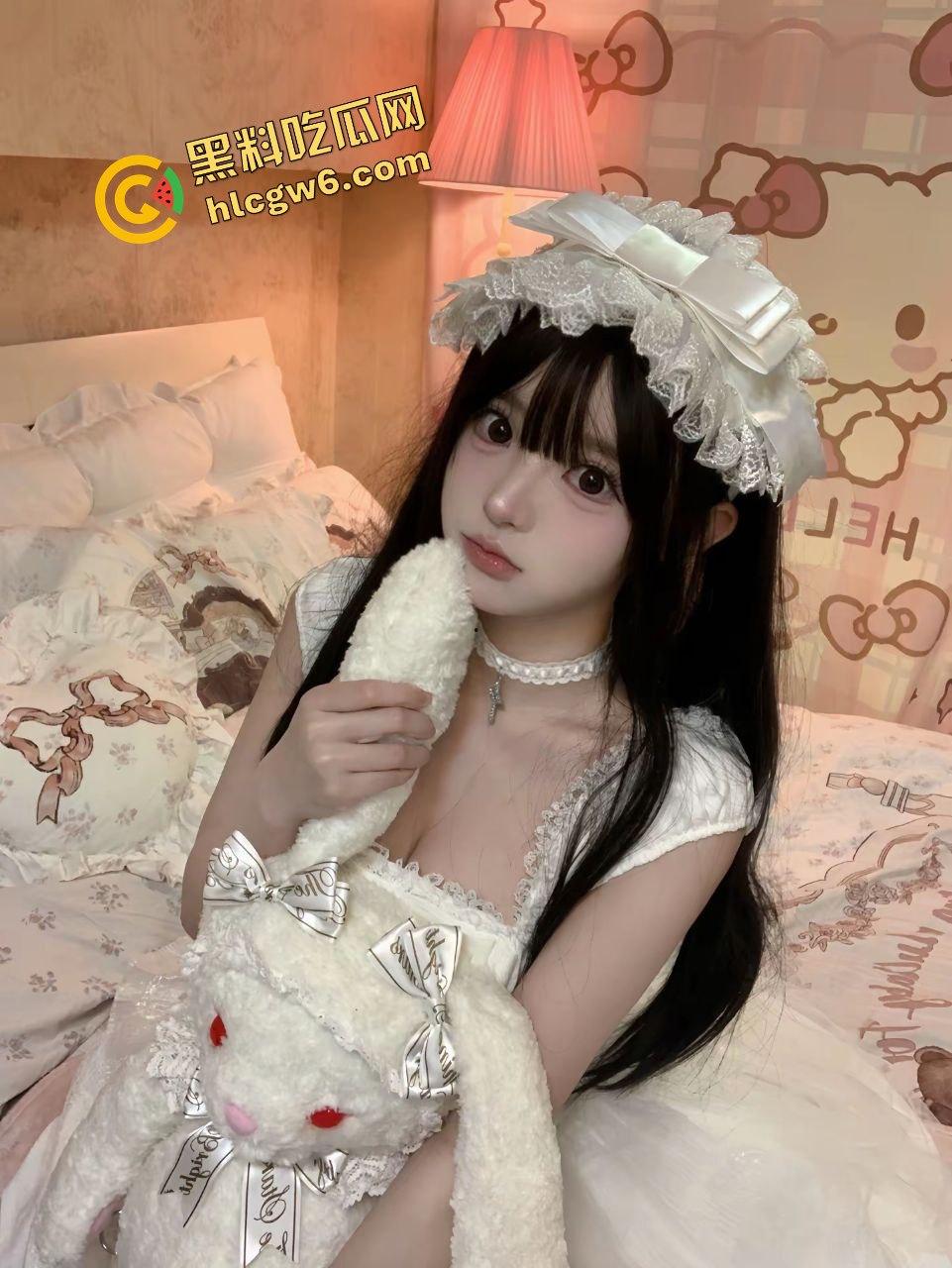 炎黄职业大专洛丽塔反差纯欲少女『豆含怡』约炮单男大哥 裙子没脱就暴力操逼娇喘!原创曝光流出!-2