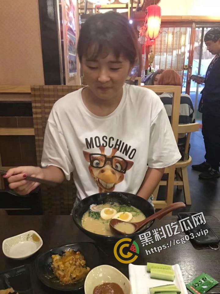 曝光！山西某电影院人事【李雪梅】婚内出轨男小三  还去聊骚男小四  情夫怒将其海量生活照 及裸照自慰视频流出-8