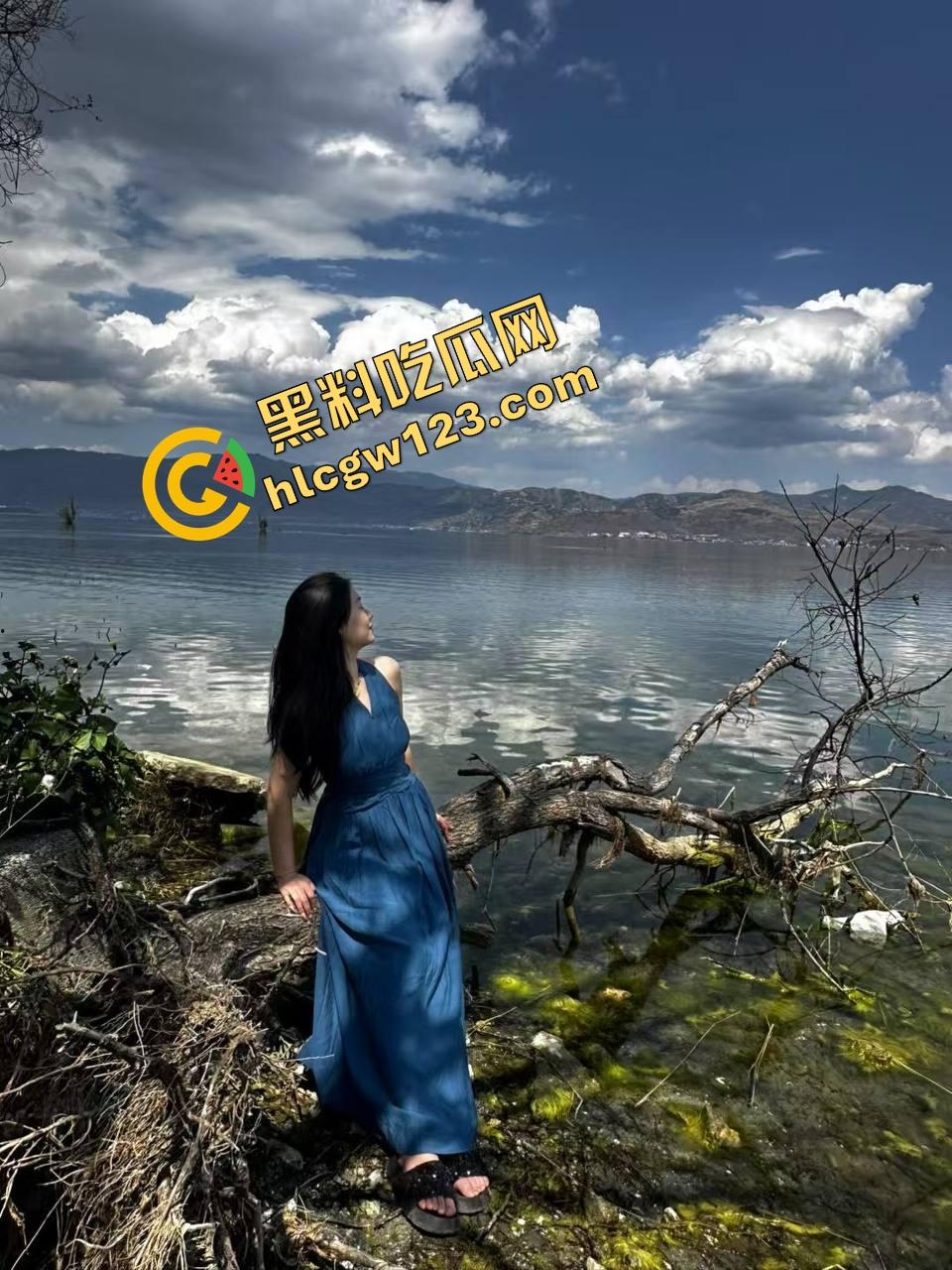 闺蜜双人床上大战，一根双头鸡巴插爆俩逼，谁都不当受，轮着干，姐妹变炮友这才叫姐妹情深！-3