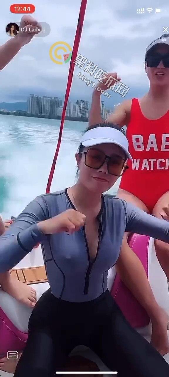 火辣擦边女！抖音女DJ【Lady】无内衣凸点直播，流量密码玩得贼溜-5