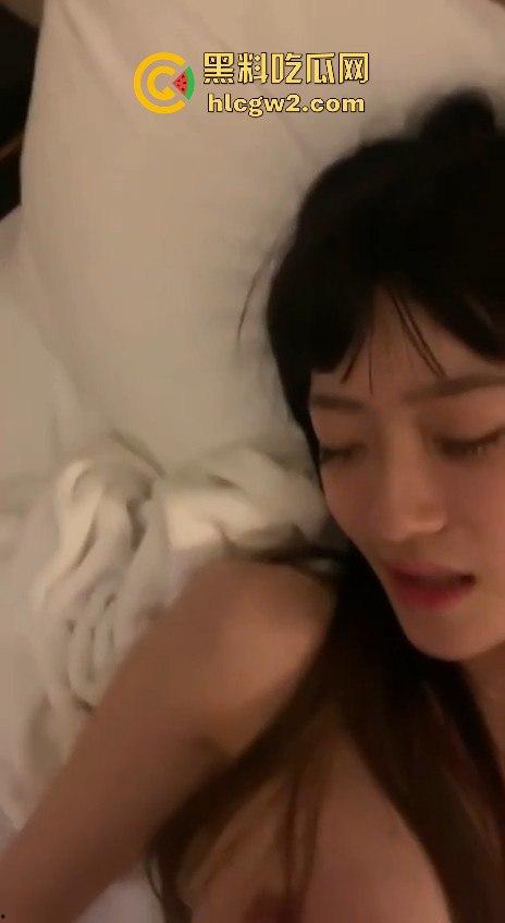 南京楼盘销售妹『吴佳怡』心甘情愿被潜规则！为了卖房主动吃鸡吧，小婊子为了能当销冠卖房卖到送逼！-6