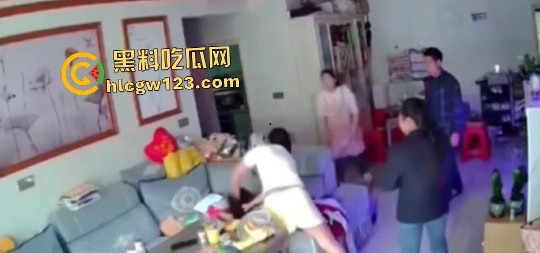 城口附中高二女学生卖淫给亲叔叔一千元一夜天价?事后侄女被婶婶暴打!-6