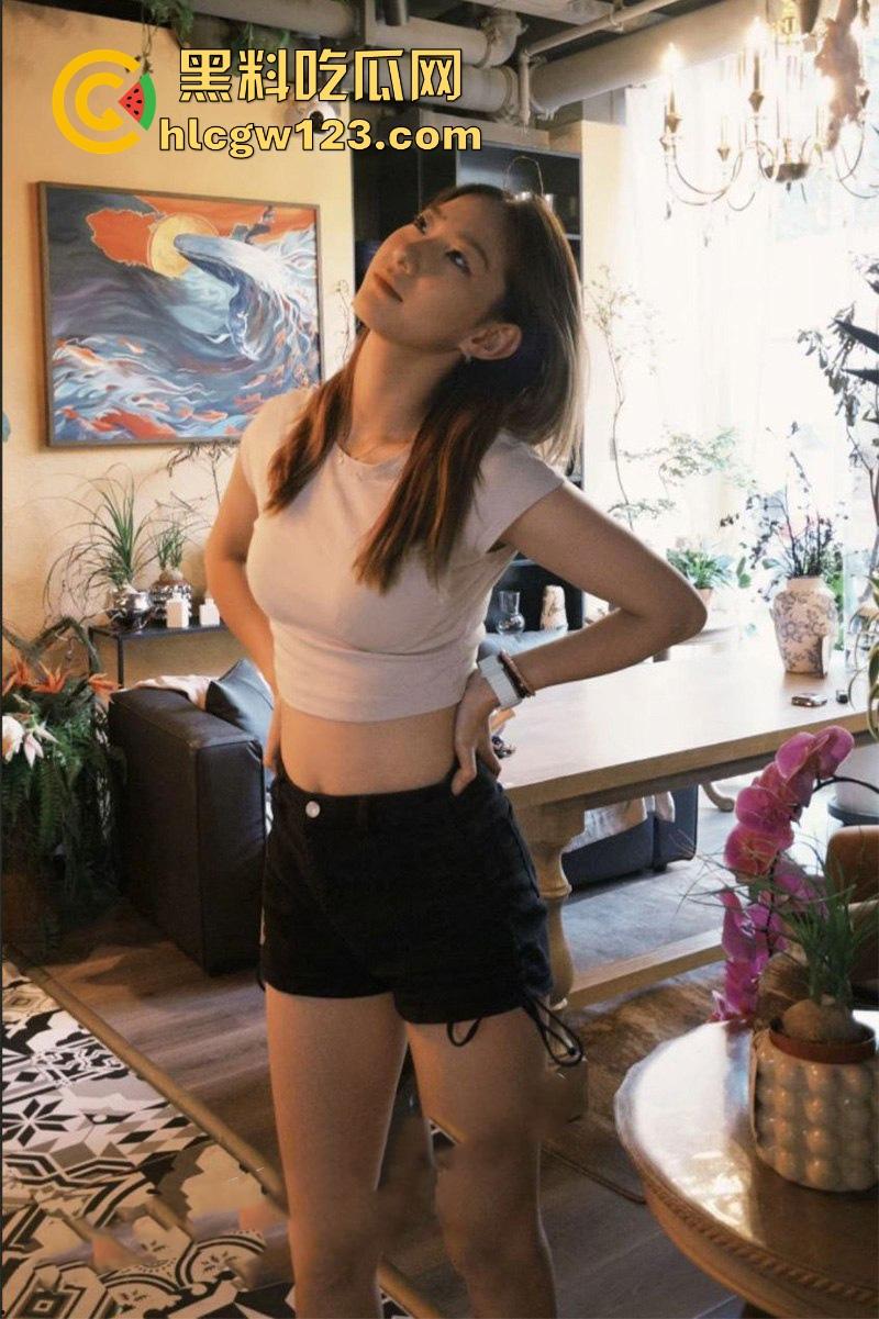 合肥师范学院手球队美女队员【李旗】约炮视频流出 雪白大长腿性感肥臀被抽打调教无套后入 !-4