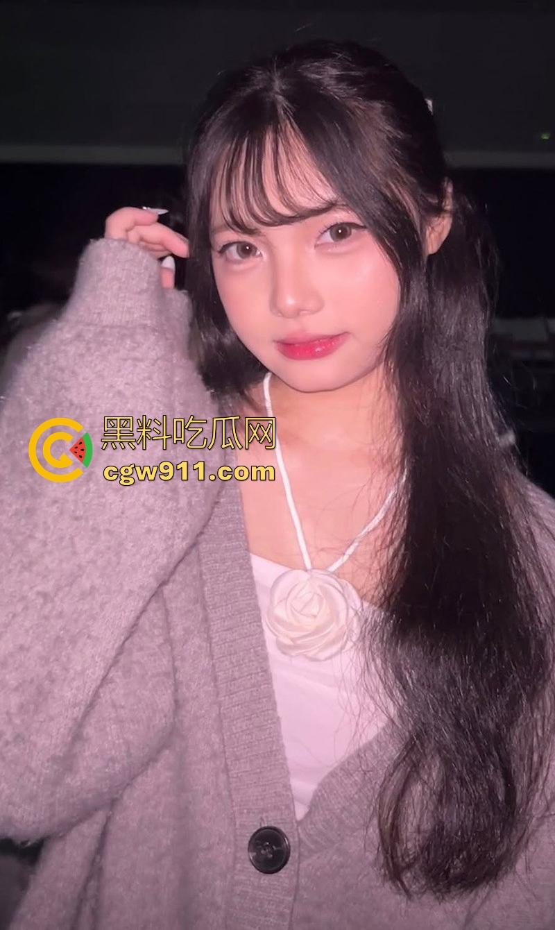 江南大学高颜值学妹【林小于】私拍视频流出，绝美颜值双峰挺翘，性感身材散发致命诱惑，玩法淫骚！-3