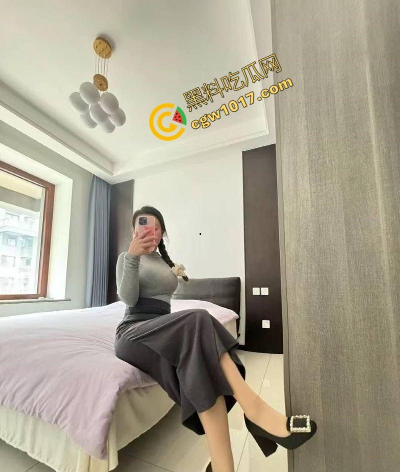 淄博医院职工【崔晓涵】出轨丑闻震惊网络!已婚美人与外科同事激战视频曝群,激情四射,医院群组炸锅-2