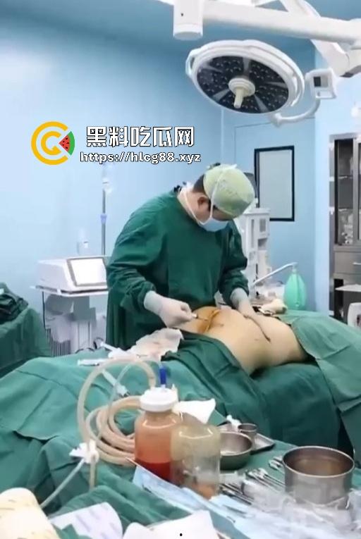 现在妹子为美疯魔抽脂隆奶塞逼艾灸,骚穴子宫烤得喷香,医美变态到艾灸鸡巴都出现了!-8