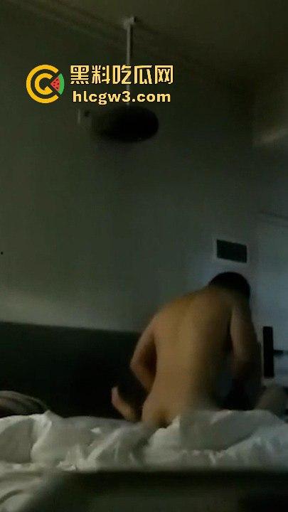 衡阳师范学院体育生 卢飒风 不靠撸只凭意淫就能射出浓浓精液 你这么强女朋友不得爽死啊！-3