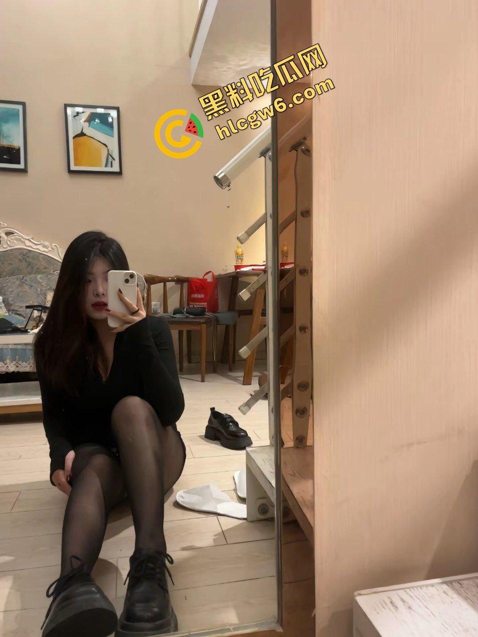 长春科技学院大四肉感反差骚母狗『范敏』口爆大哥激情 后入猛操骚臀至喷水!原创独家流出!-1