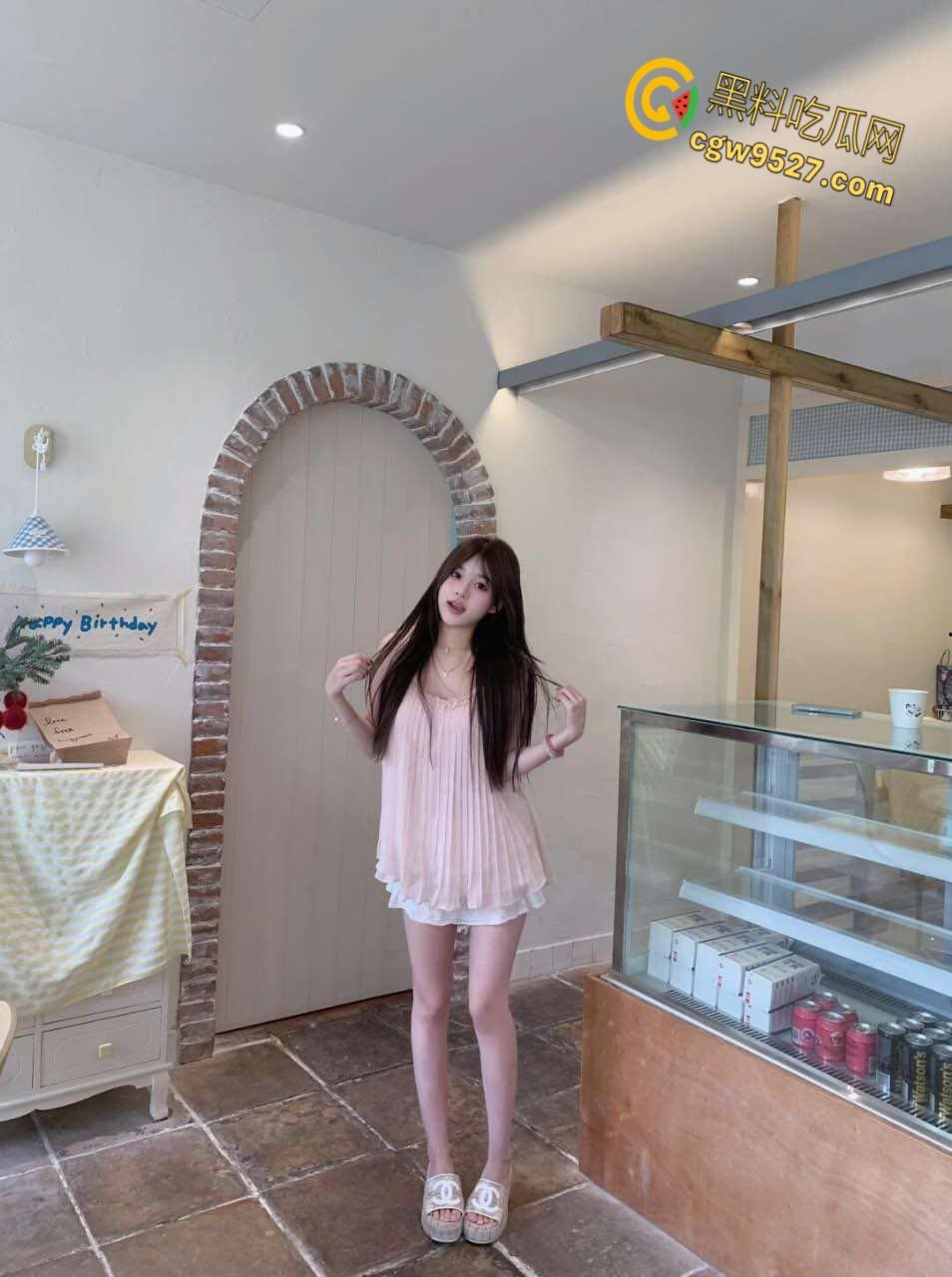 杭州反差母狗【武杭霏霏】,高跟鞋大长腿淘宝模特,下班主动求操性感撩人,肛塞调教后入小骚穴!-3