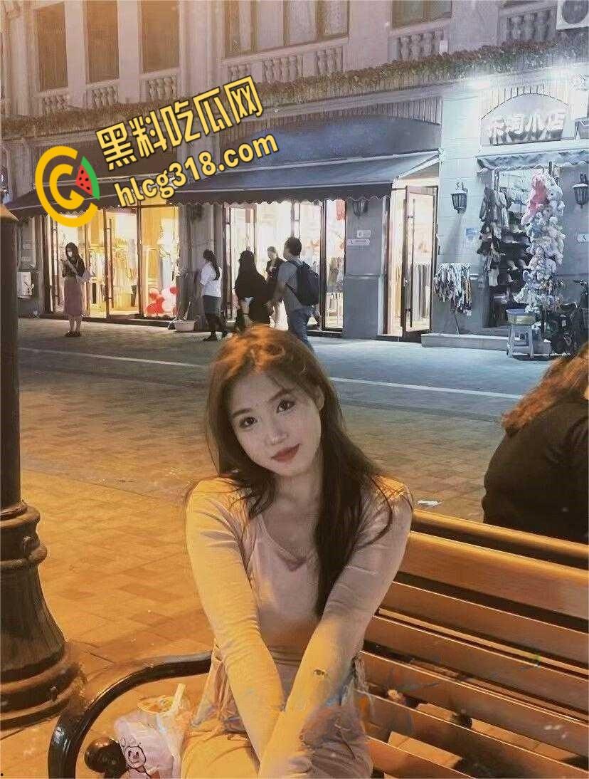 云南快手网红【山野栀子】,情趣内衣写真卖粉丝,口舌缠绕推她还不松口,口爆吞精她有多爱口交?-6