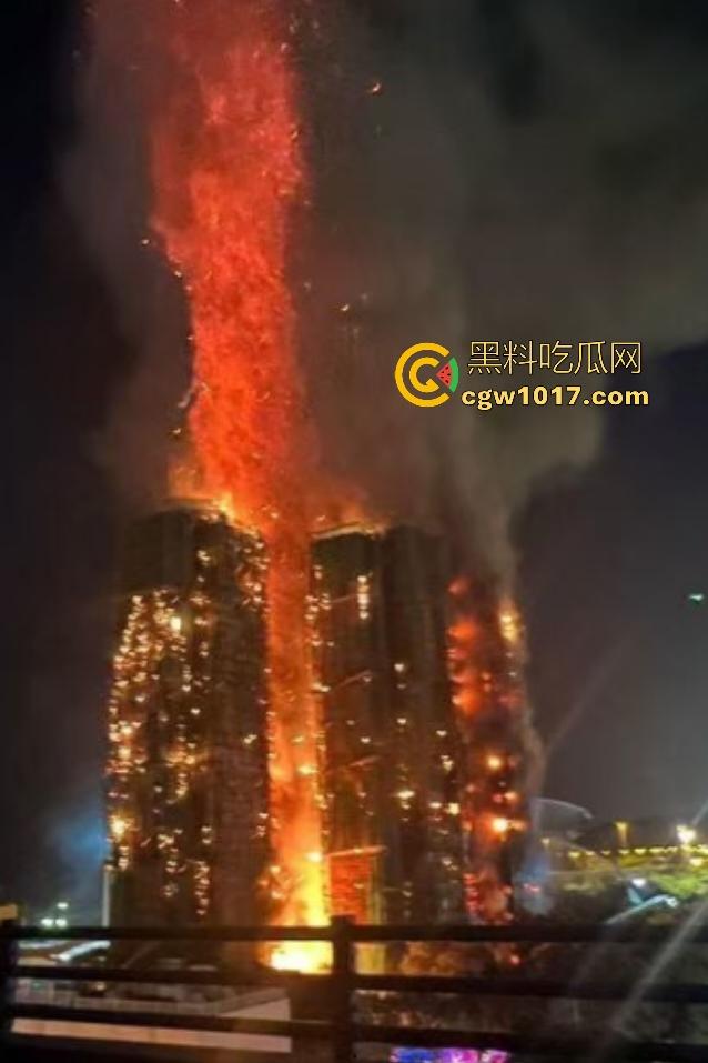 11月26日香港大埔宏福苑五级大火，维修外墙竹架起火不阻燃材料猛烧7栋31层大楼，要不是材料劣质能起火吗？-8