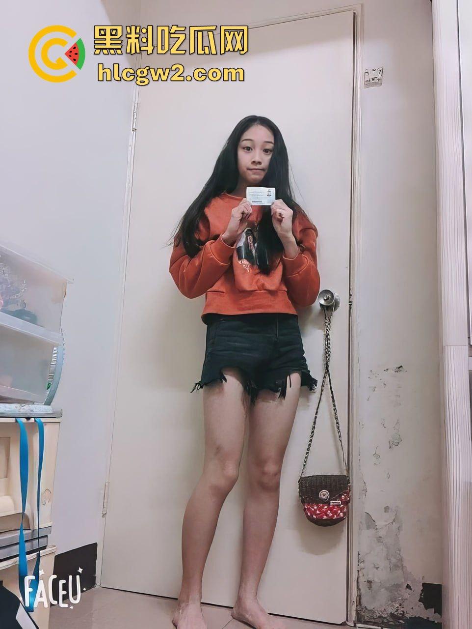 台州艺校学生【吕笑笑】重金定制私密视频曝光！居家裸体油笔自慰，刺激场面让人直呼过瘾！-5