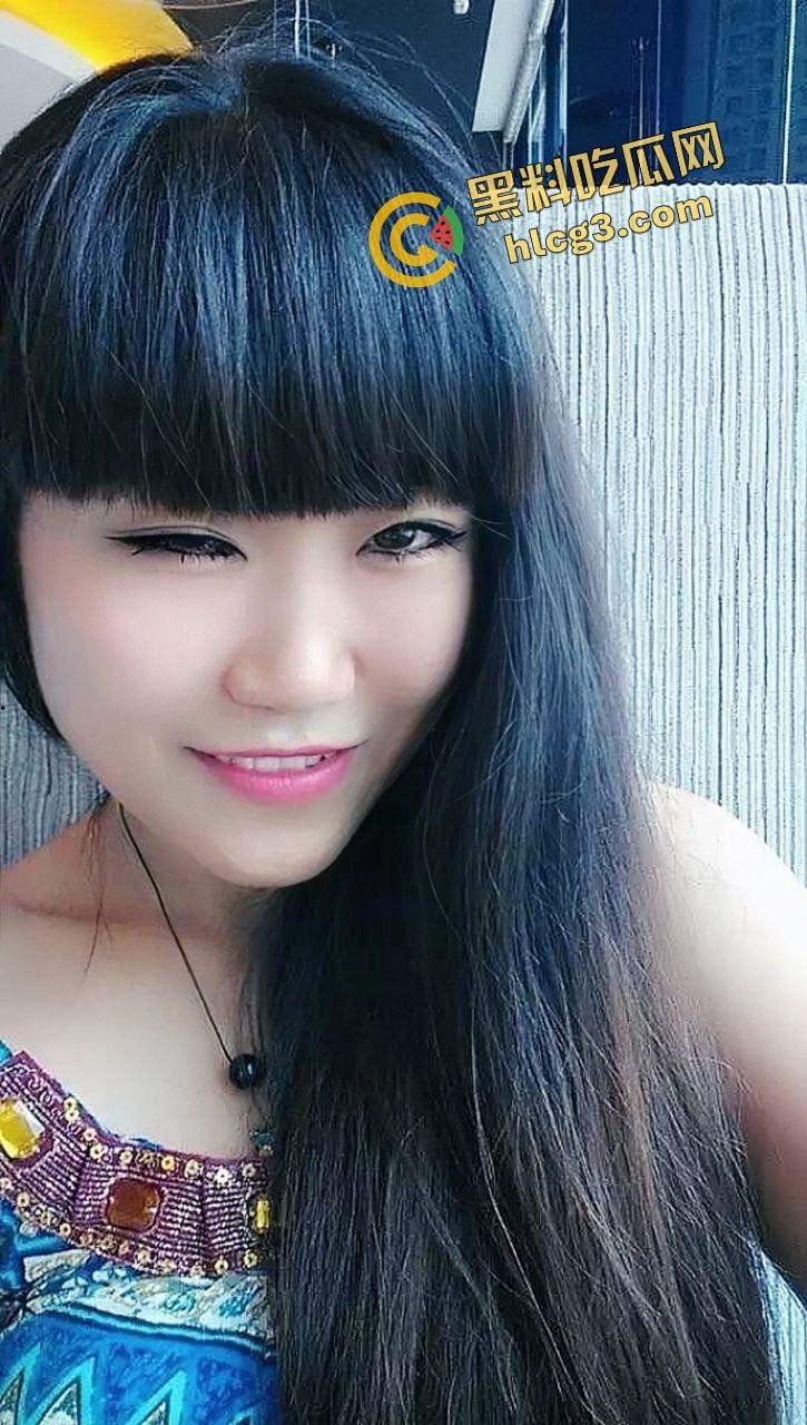 网友投稿曝光自己老婆!丰满淫妻骚母狗后入爆操 肥猪肉便器就该拿来曝光-1