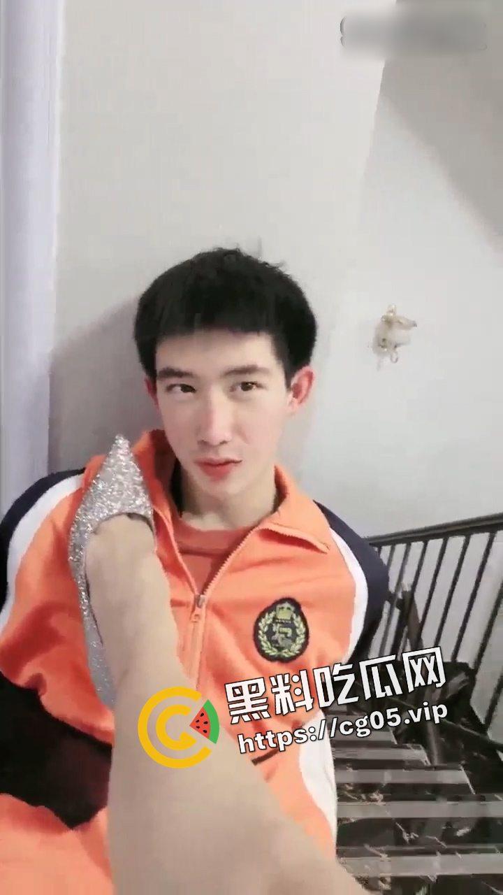 经典永流传-牙高高 大街上抓男高中生调教三部曲合一 可怜的未经世事的小男孩被坏女人玩弄-5