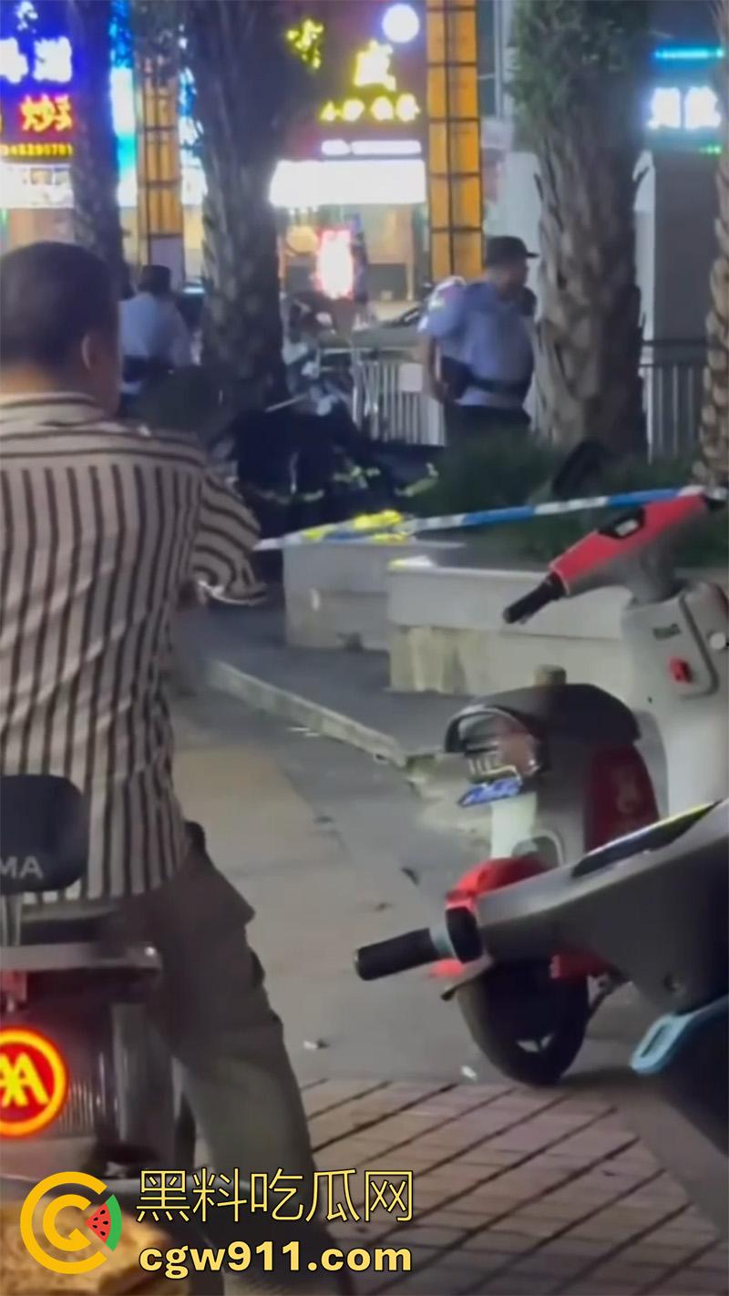 果然色字头上一把刀啊, 防城港市骚逼玩大了,偷情被老公发现,直接提刀砍杀情夫,这回做鬼也风流了!-8