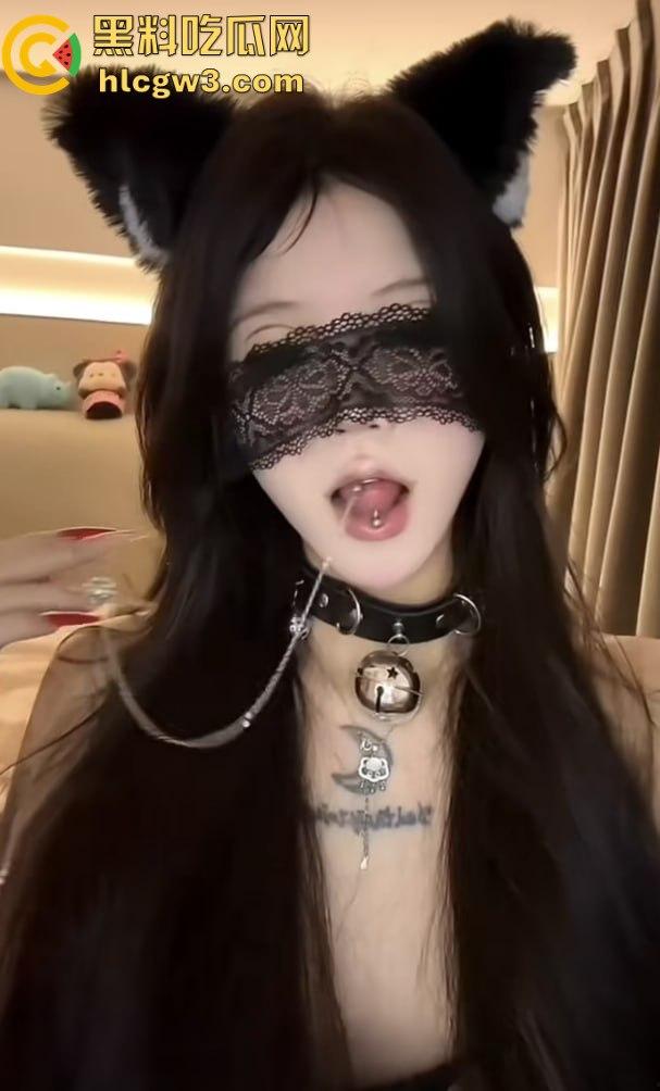 福建小骚货外围【晚安的羊】，抖音三个账号同时接单吸金，黑丝长腿制服勾瘾大哥，床上被打桩操到爬不起来！-12