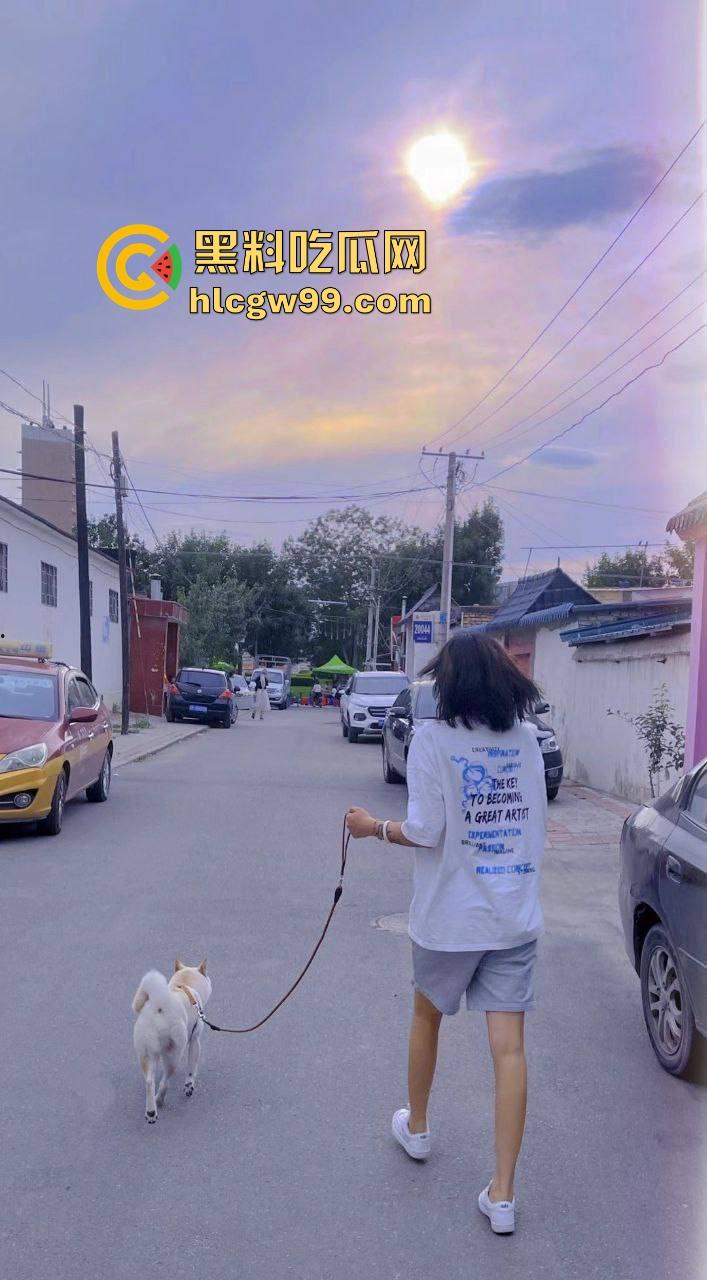 千万别测男人花心，贵州轻工『冯欣婷』骚逼主动开腿，帮闺蜜试男友反被操到腿软求深插！-2