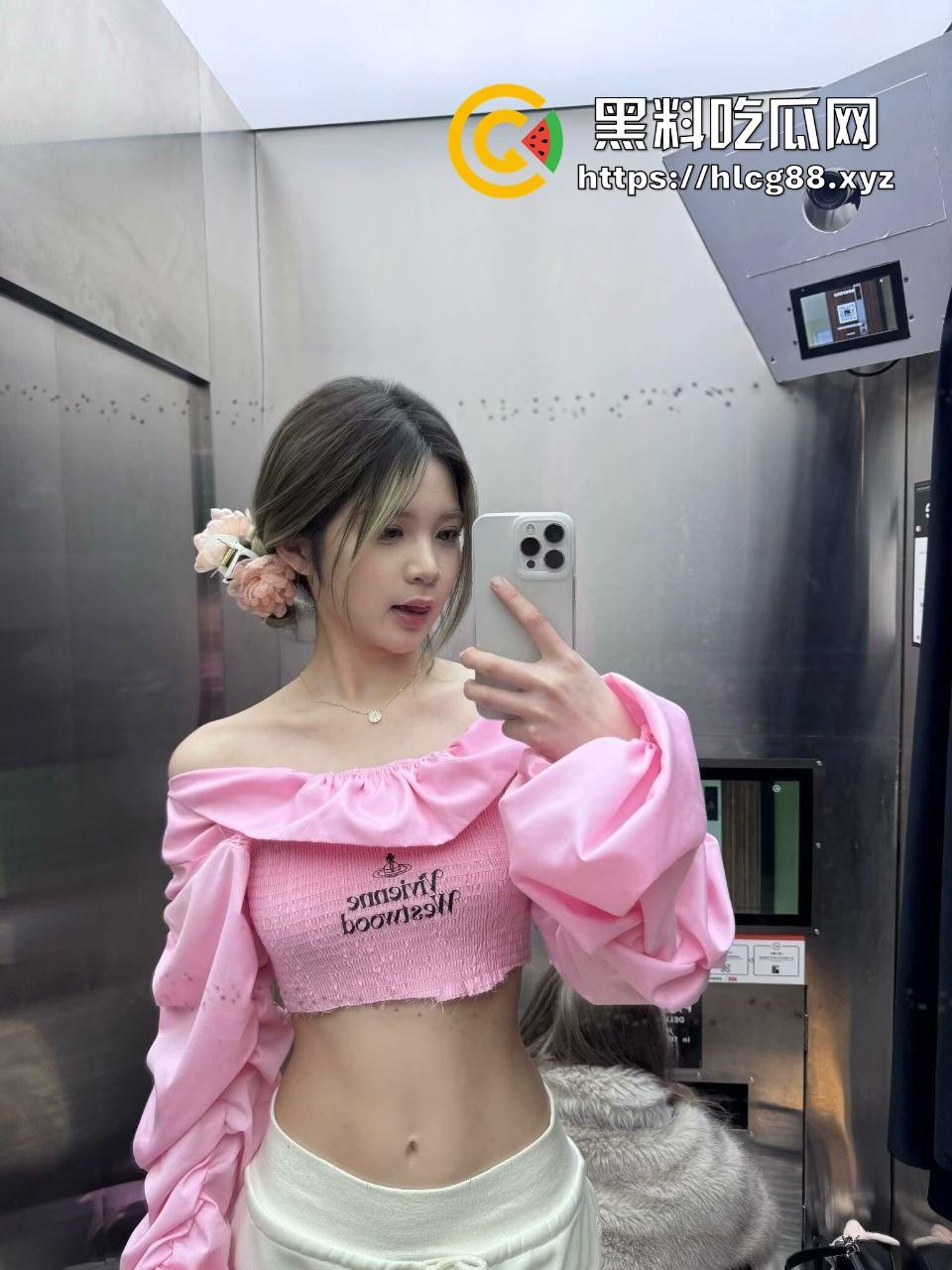 广州肇庆小区26岁人妻【春春】老公常出差变炮友玩物,裙子无内裤逛超市湿透渔网开干!-3