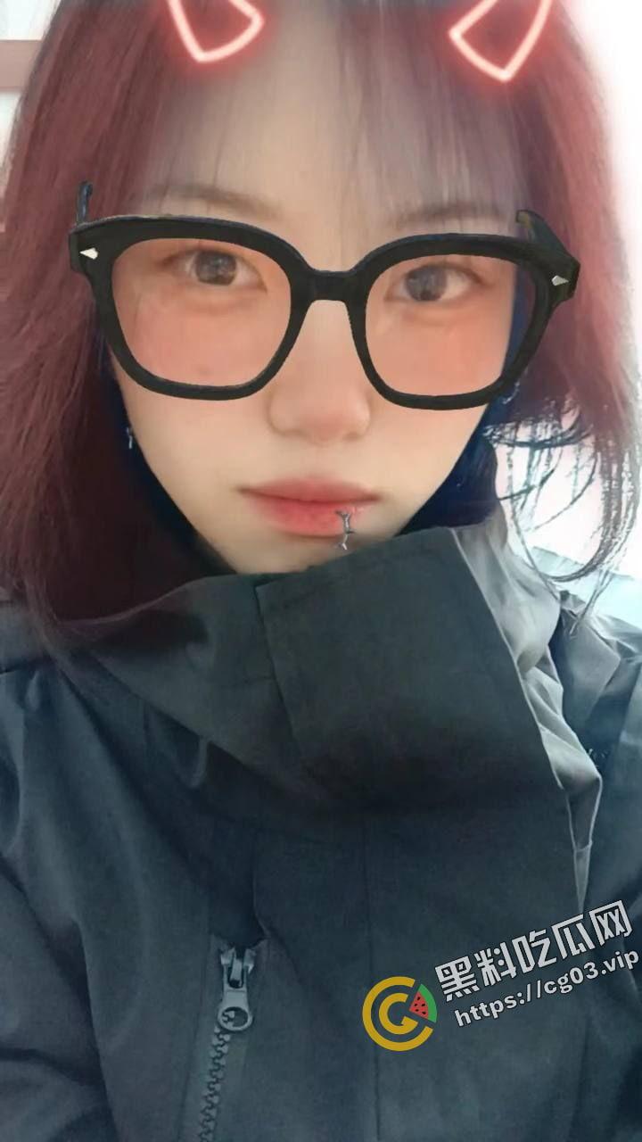 吉林外国语学院反差母狗 玉美婷 跟男友天天厮混当男友的泄欲工具,最后被甩还遭曝光-1