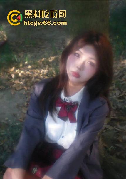 抖音天生荡妇圣体【宣宣】被网调教自慰 爆扣大黑木耳揉捏黑珍珠奶头 这逼一看就平时没少挨炮啊！-6