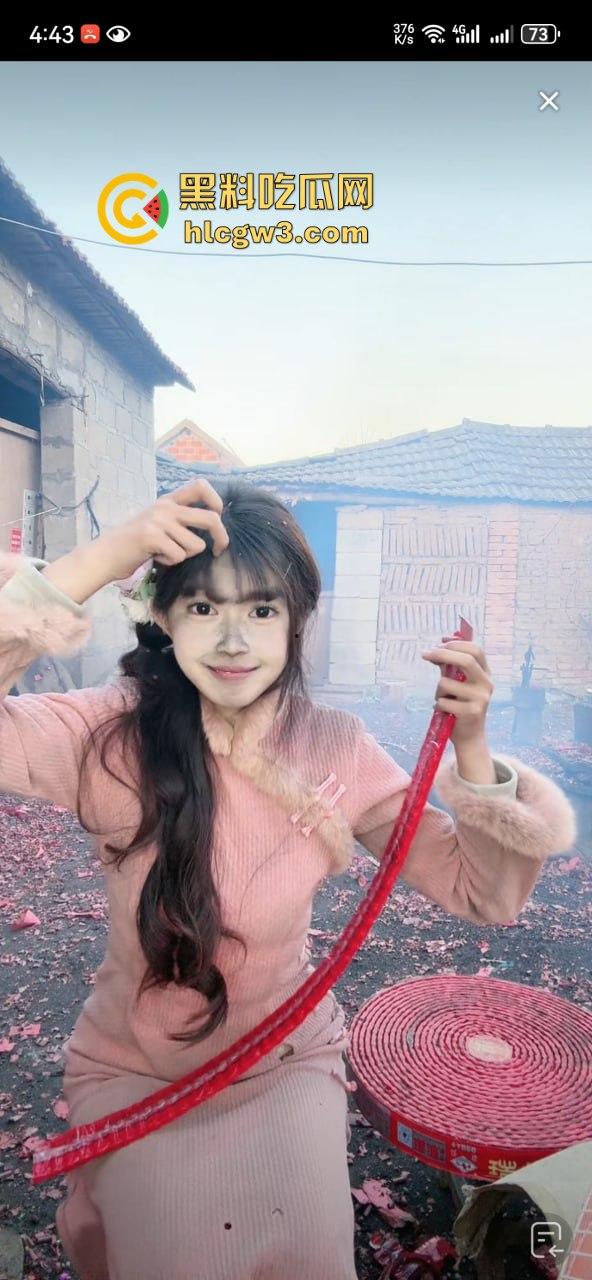 抖音主播『婉婉』炮厂认证主播边直播边放鞭炮，嘉年华狂刷鞭炮狂炸，大哥们这电子养蛊玩法真是太炸裂了！-3