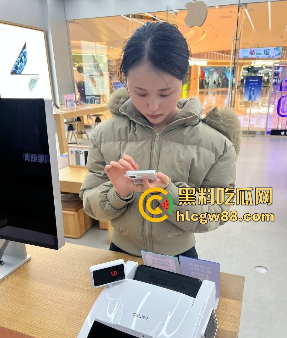 四川军嫂【任思莹】出轨亲姐老公,老公怒爆自拍性爱视频泄愤,性欲强的母狗一发不可收拾,这波震惊全网!-5