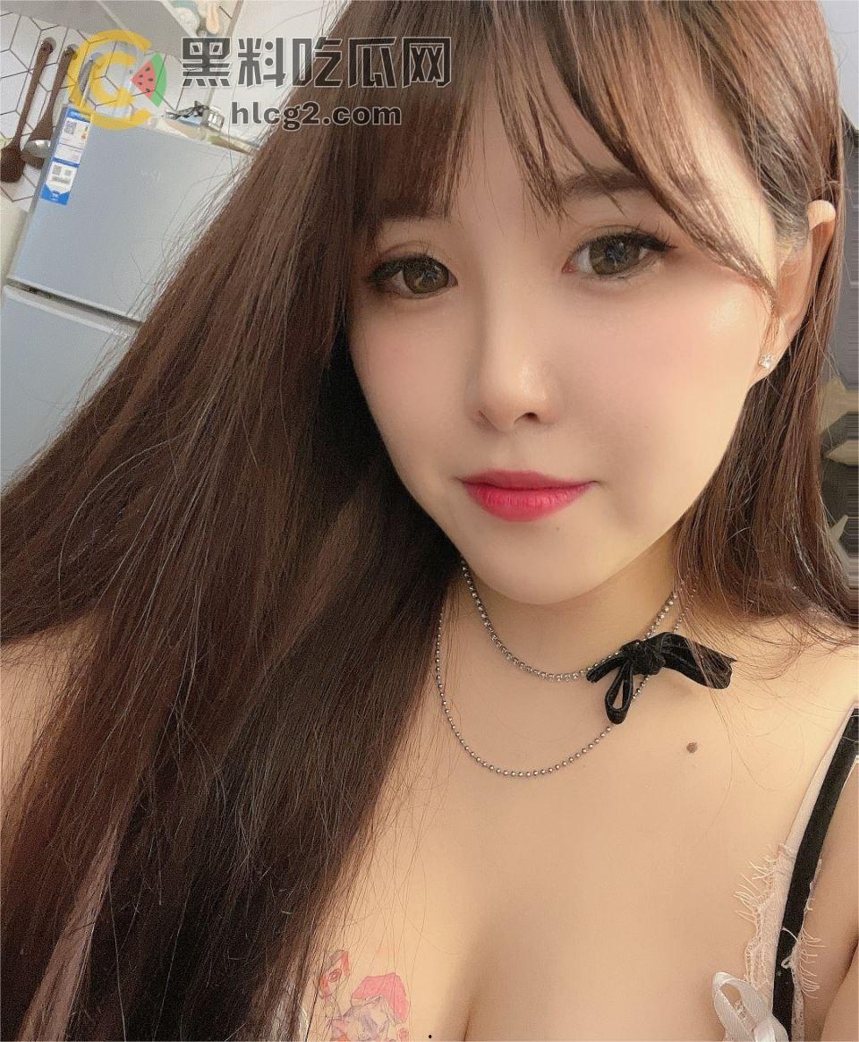 青岛巨乳少妇「李晓玲」老公远在海上,她的性感裸照让人喷鼻血!这对天生乳交圣体的诱惑太不可抗拒了-9